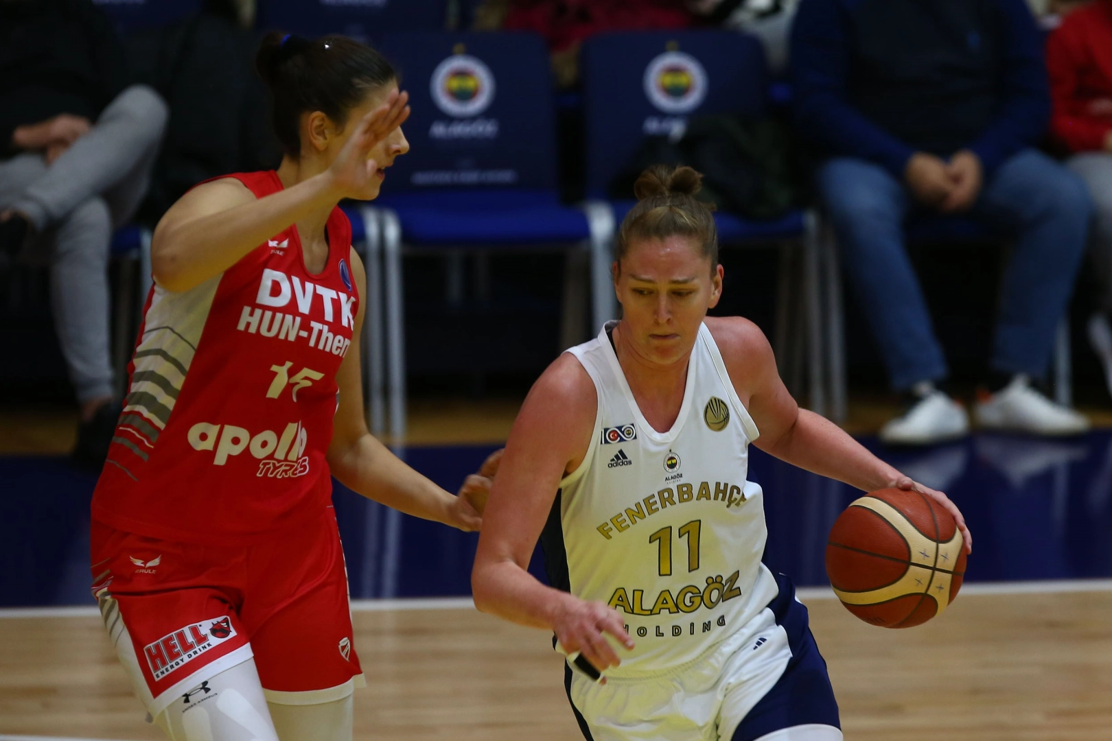 Fenerbahçe, çeyrek finale yükseldi haberinin görseli