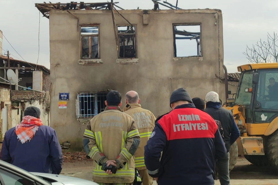İzmir haber: Evde çıkan yangında genç hayatını kaybetti haberinin görseli
