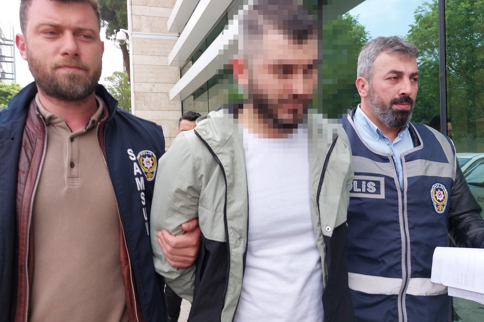 Kız arkadaşına gelen mesaj onu çılgına çevirdi haberinin görseli