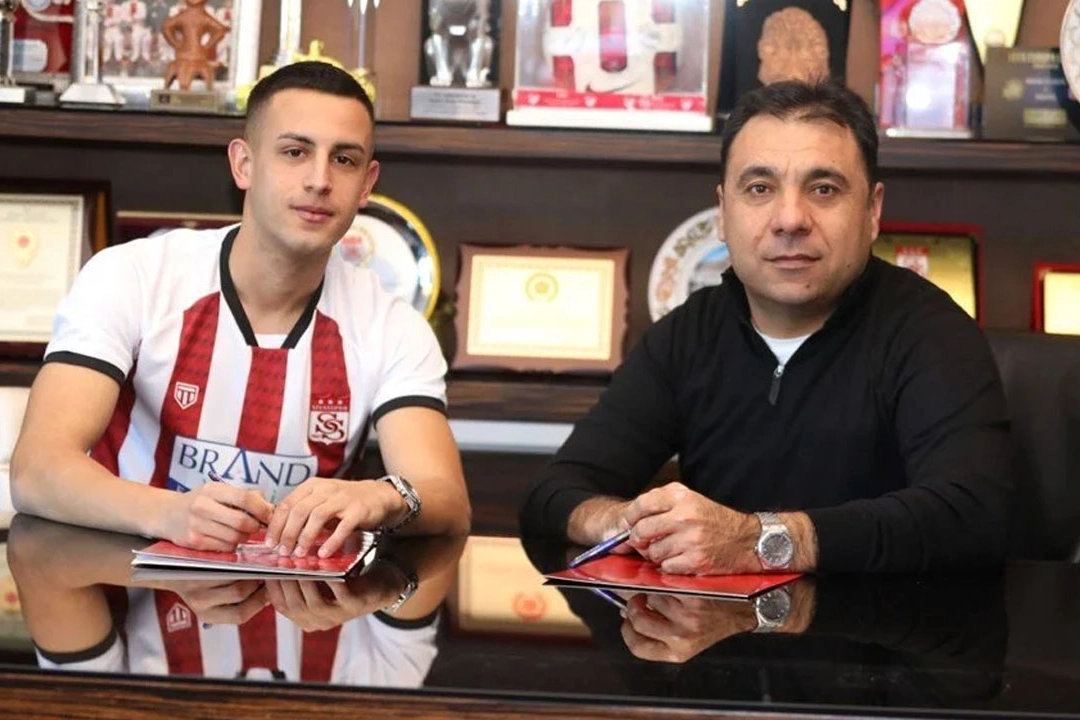 Sivasspor'a kiralanan olan Bartuğ Elmaz kimdir? Bartuğ Elmaz nereli? haberinin görseli