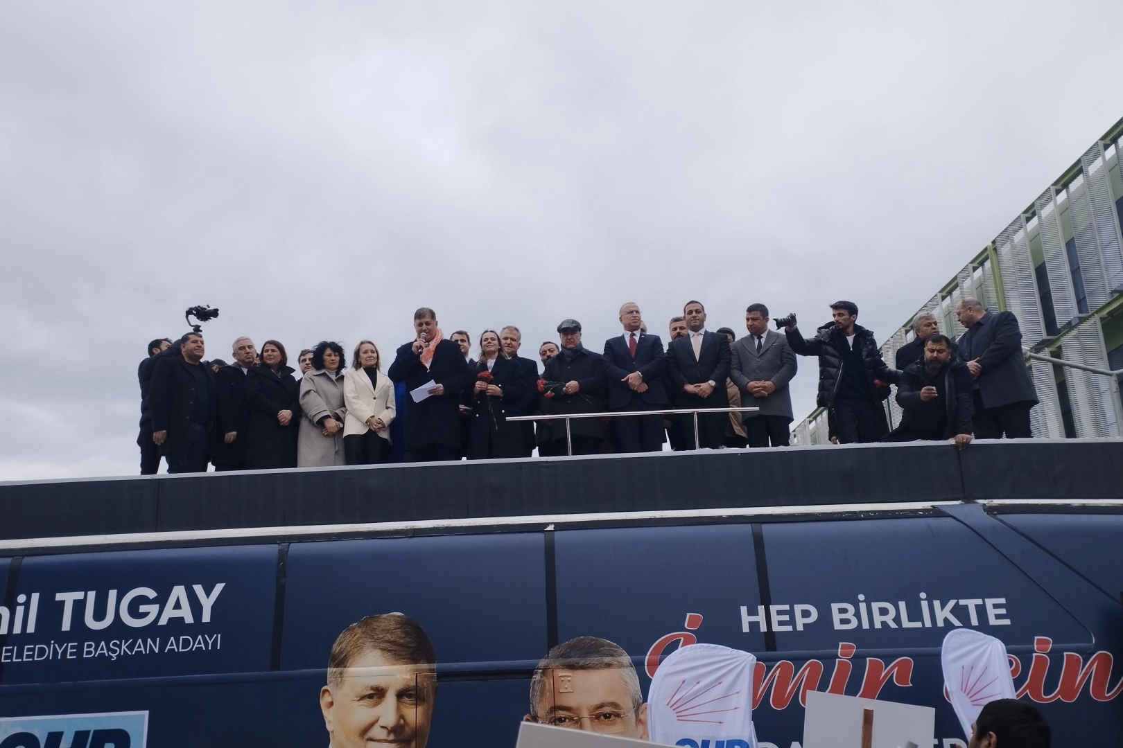 Tugay’a coşkulu karşılama: Aslanoğlu’ndan Soyer’e övgü, Tugay’a destek