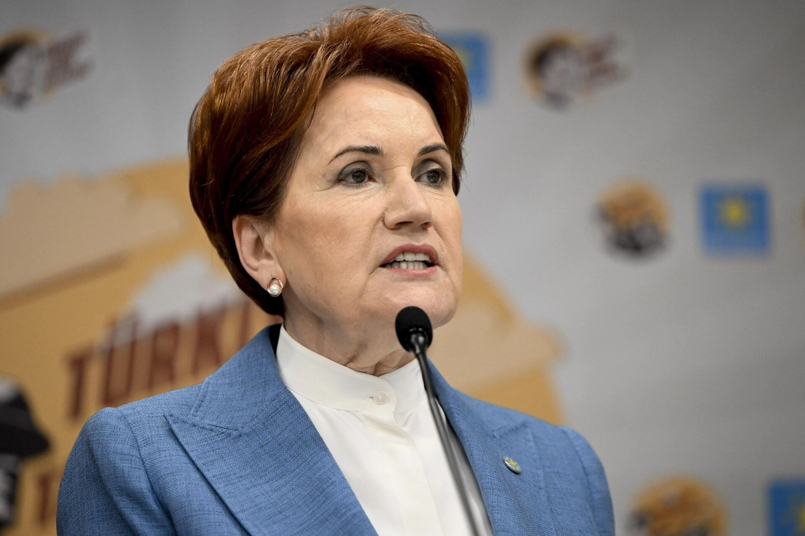 Akşener'den İmamoğlu'na billboard tepkisi: Bizi sansürlemek isteyen, Saray değil, belediye