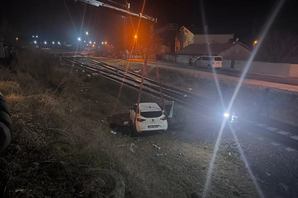 Adıyaman'da polisten kaçarken kazaya yakalandılar