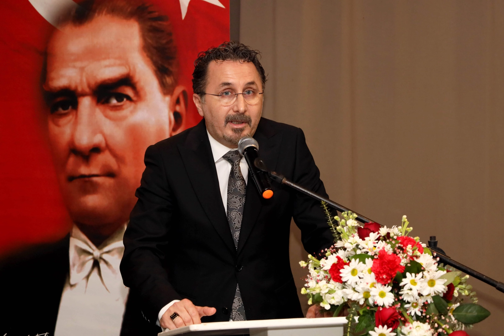 İZSİAD’ın Yeni Başkanı Hüseyin Cengiz