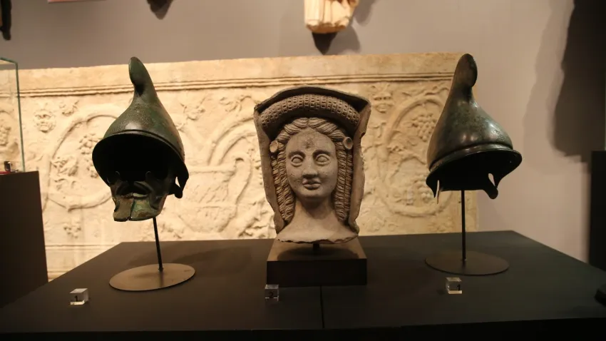 ABD'ye kaçırılan 41 tarihi eser Türkiye’ye getirildi haberinin görseli