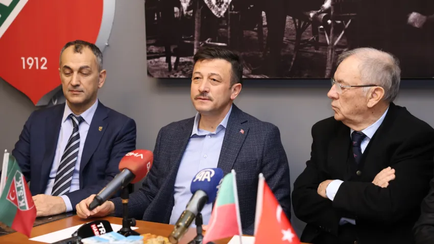 AK Partili Hamza Dağ’dan Karşıyaka Spor Kulübü’ne ziyaret 