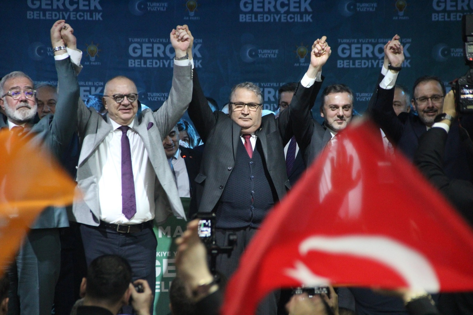 Cumhur İttifakı, Manisa'da belediye başkan adaylarını tanıttı haberinin görseli