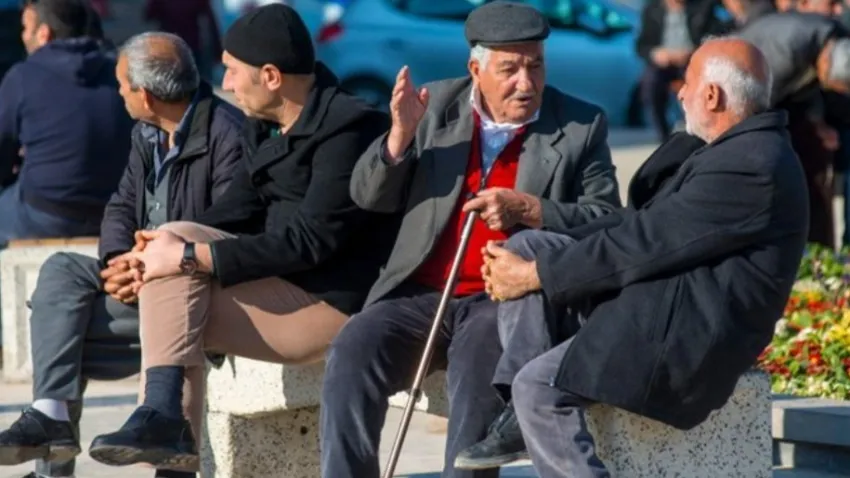 Emekliler belediyelerden yardım alacak duruma geldi! haberinin görseli