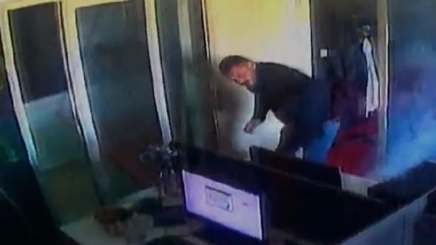 İş yerinde korku dolu anlar: Bomba gibi patladı haberinin görseli