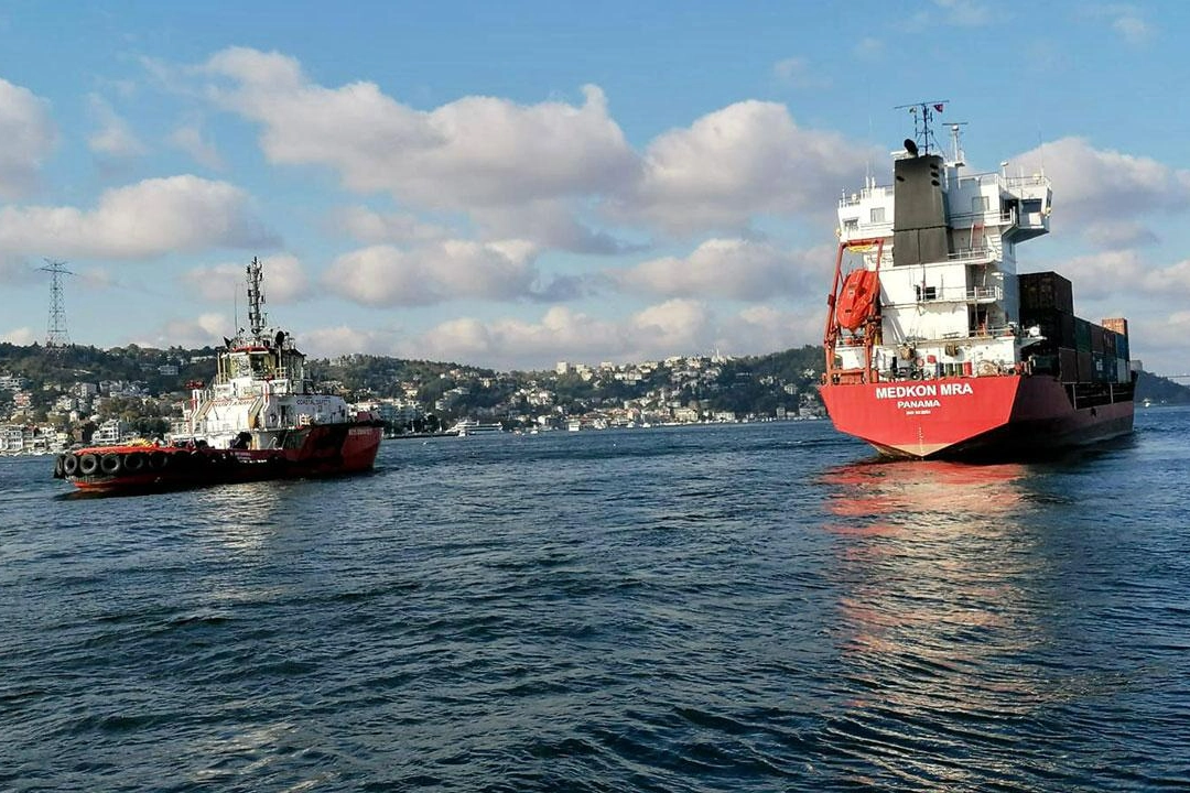 İstanbul Boğazı'nda kaza: İki gemi çarpıştı haberinin görseli
