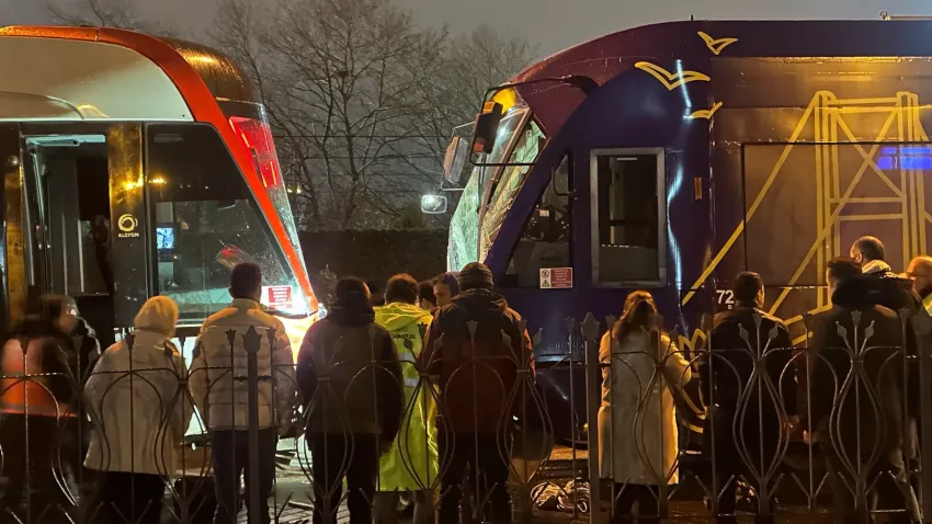 İstanbul’da feci kaza: İki tramvay kafa kafaya çarpıştı haberinin görseli