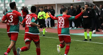 Karşıyaka evinde Pazarspor'u konuk ediyor