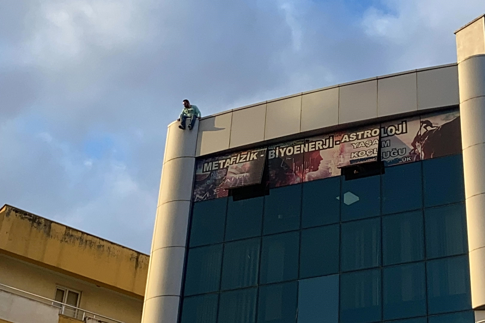 Kocaeli’de intihar girişimi! Yürekler ağıza geldi haberinin görseli