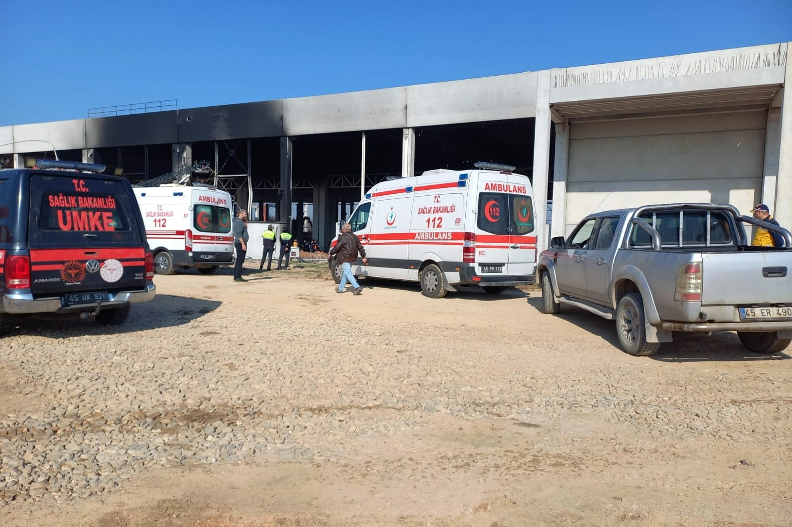 Manisa’da yangın: Göçük altında kalan 2 işçi hayatını kaybetti haberinin görseli