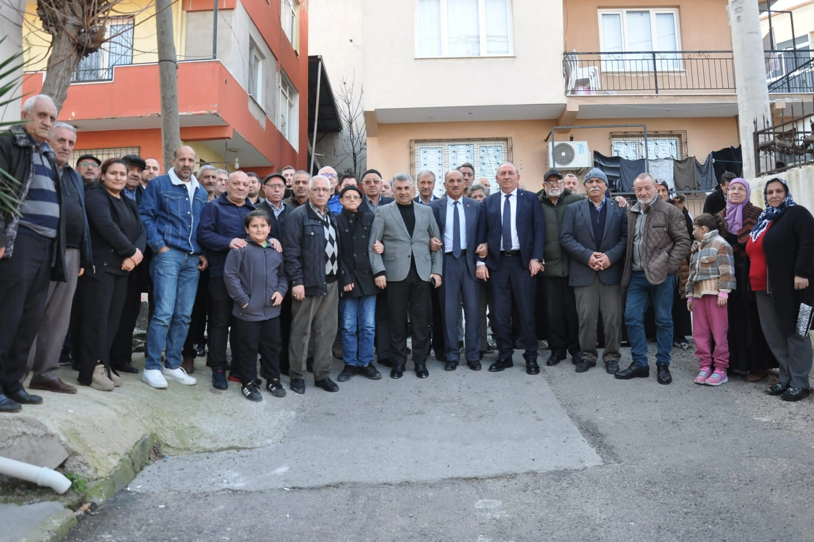 AK Partili Mehmet Sadık Tunç: Karabağlar bizim evimiz