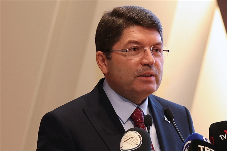 Bakan Tunç’tan deprem soruşturmaları açıklaması: 2 bin 825 şüpheli hakkında işlem başlatıldı haberinin görseli