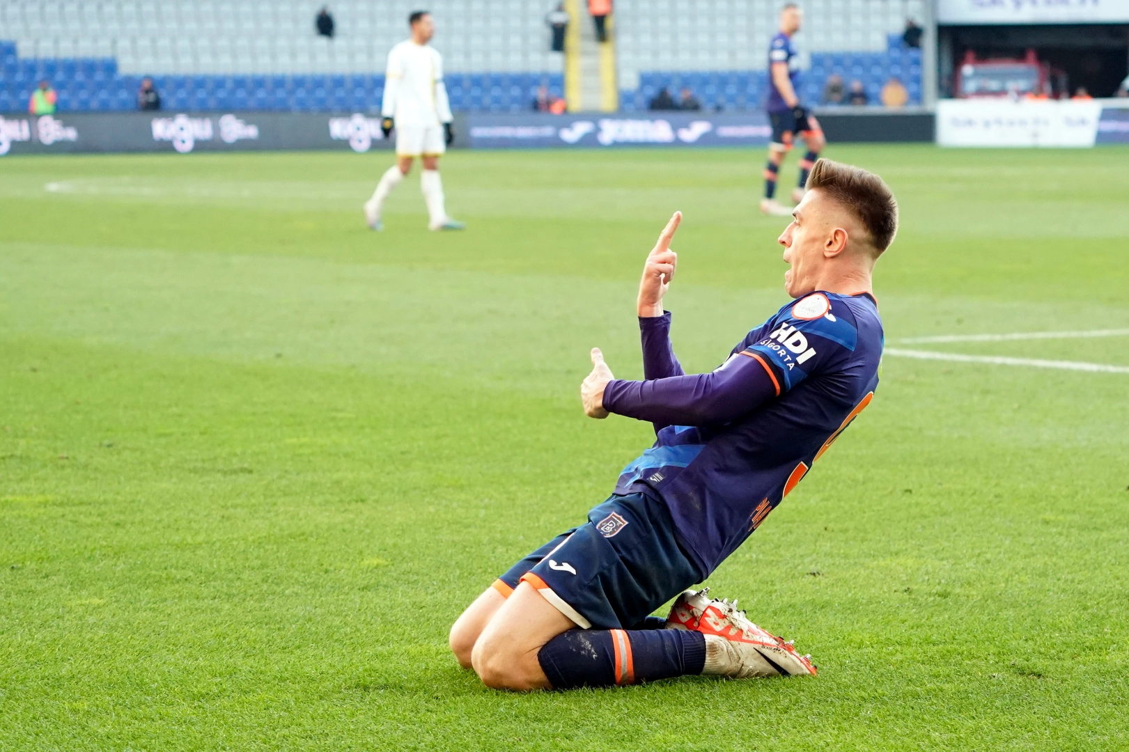 Başakşehir, İstanbulspor'u Piatek'in iki golüyle geçti haberinin görseli