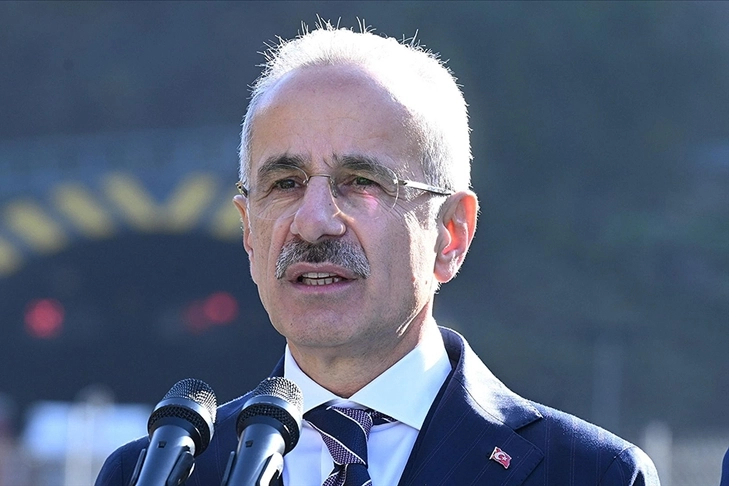 Bakan Uraloğlu açıkladı: Otoyollarda Serbest Geçiş Sistemi'ne geçiliyor haberinin görseli