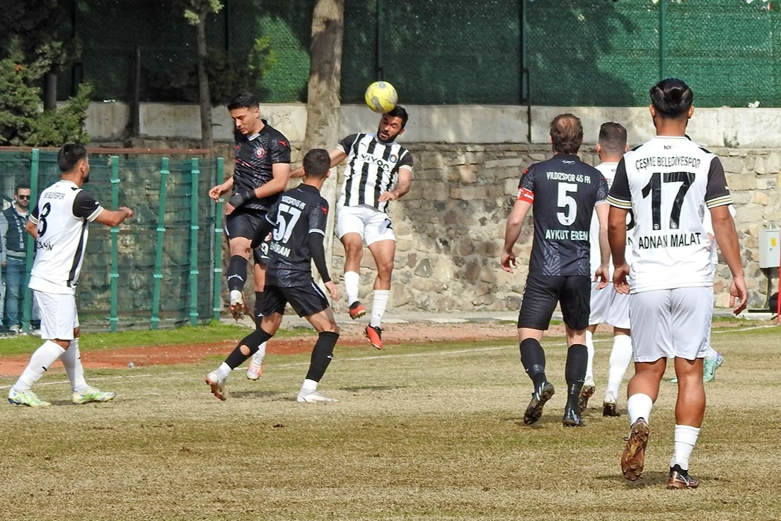 Çeşme Belediyespor liderliğini evinde korudu