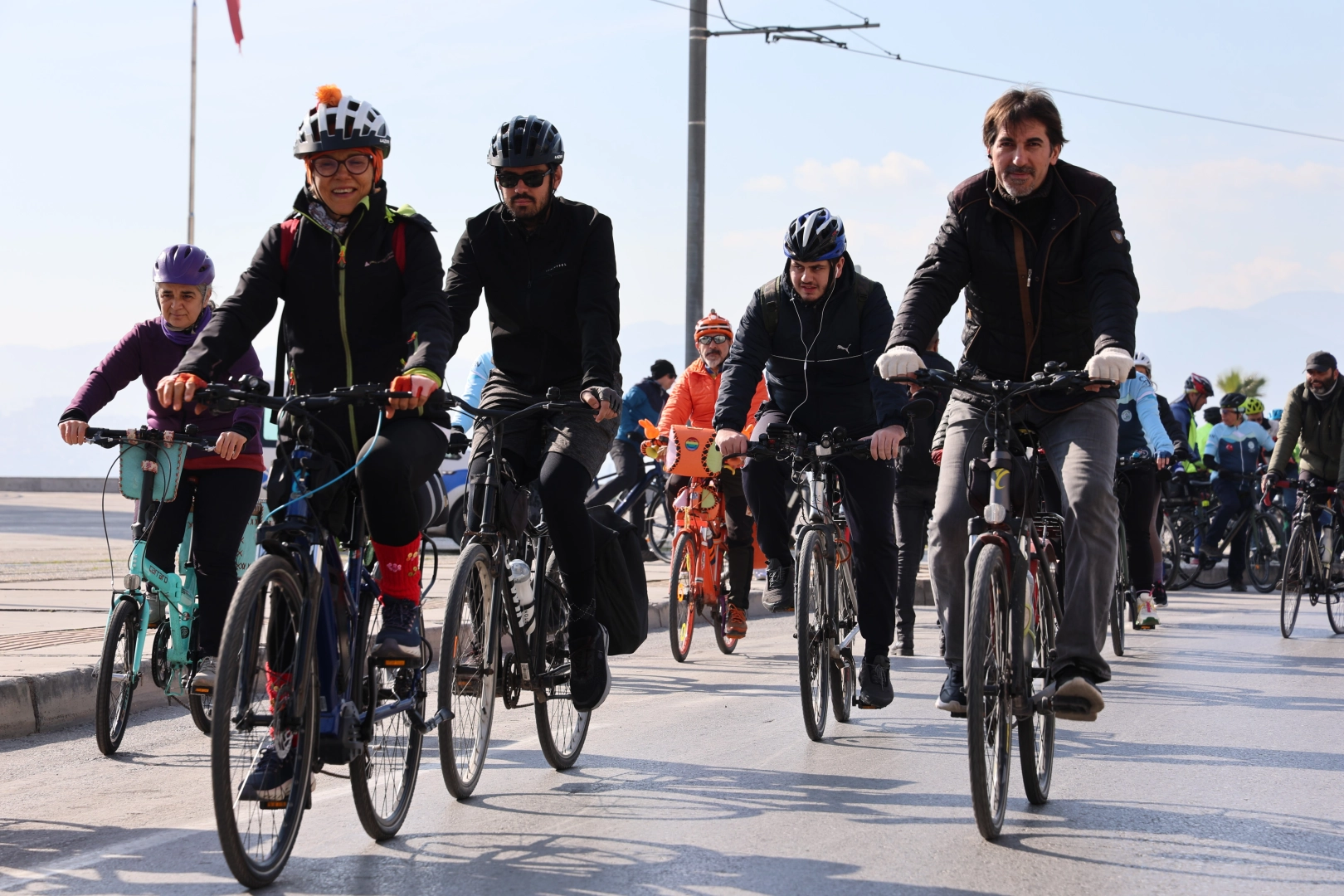 İzmir haber: Pedallar depremde yaşamını yitirenler için çevrildi