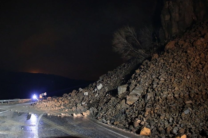 Bitlis'te heyelan meydana geldi