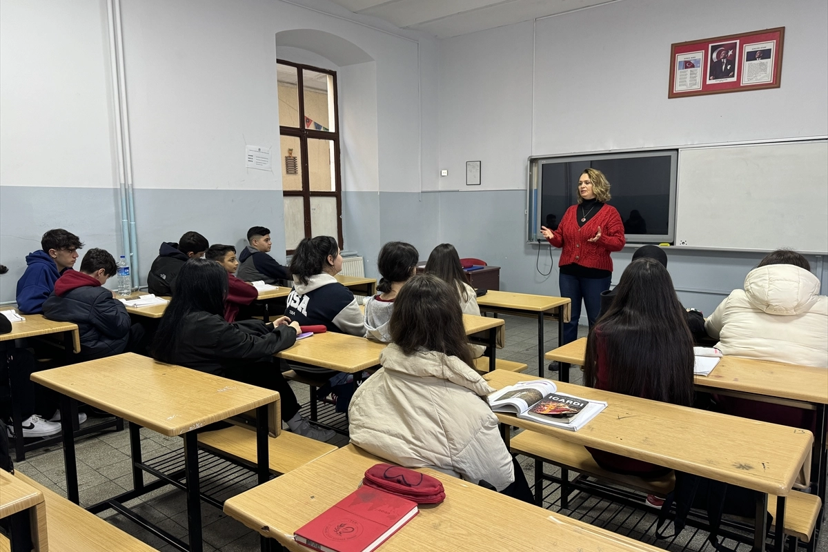 İzmir'de okullarda ikinci dönem zili çaldı