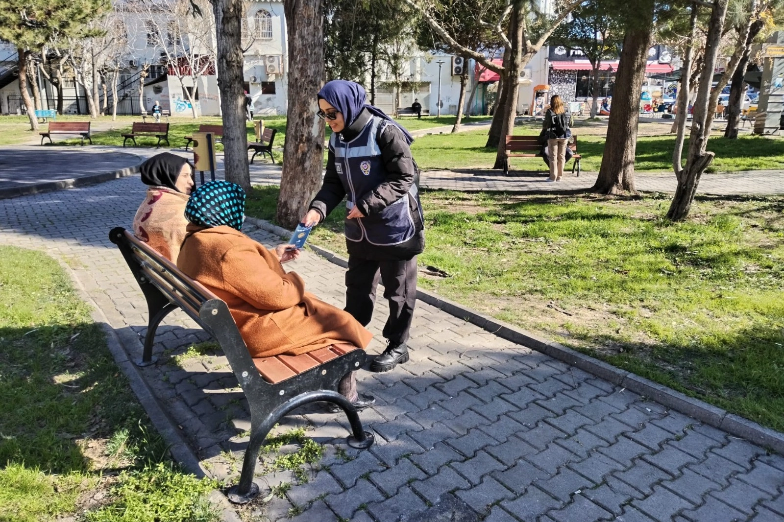 İzmir polisi KADES'i tanıttı