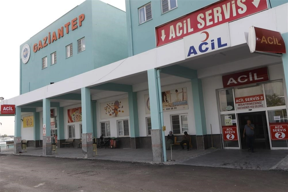 Acil serviste şiddet: Hasta yakını, doktoru yumruklayarak burnunu kırdı haberinin görseli