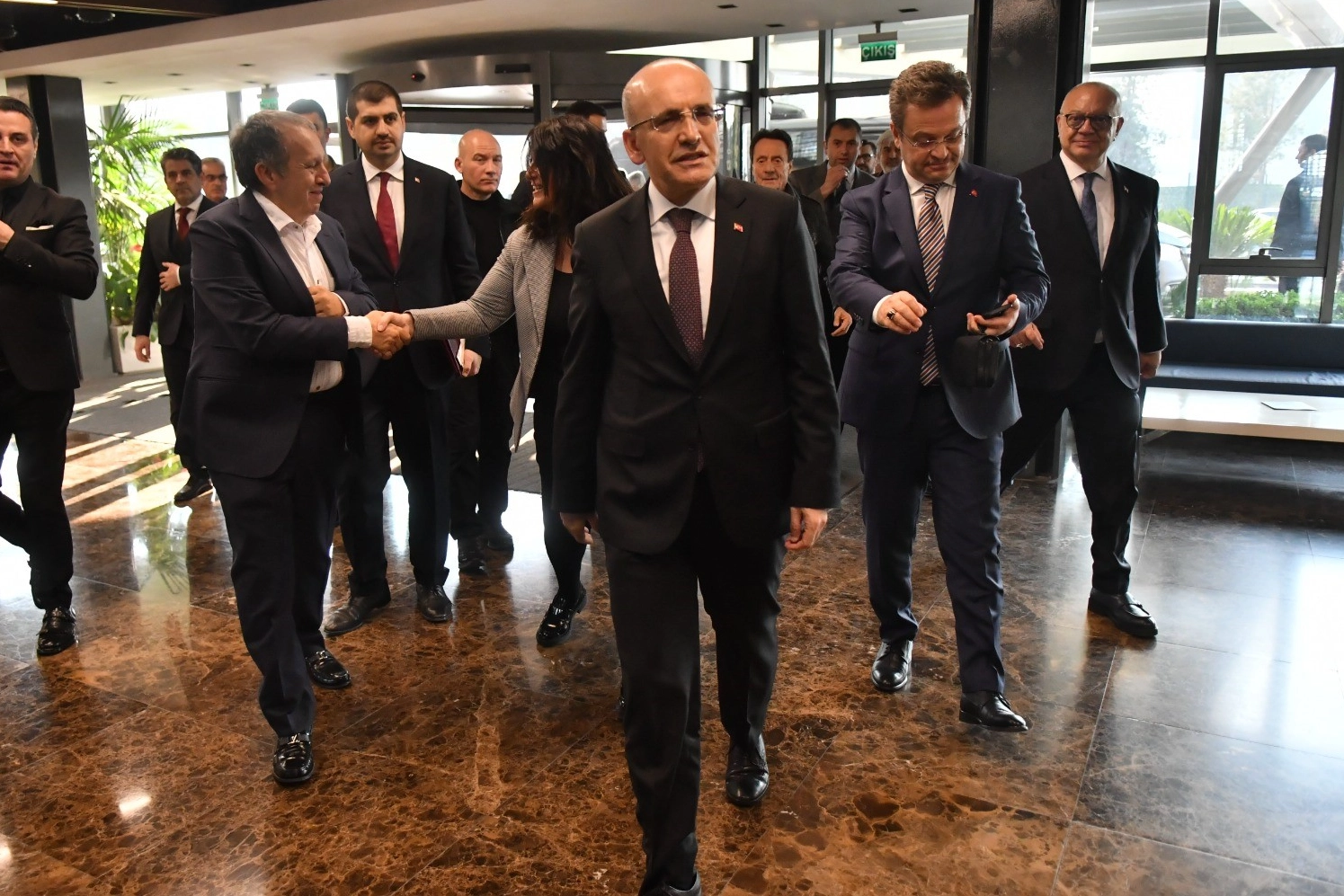 Hazine ve Maliye Bakanı Şimşek Manisa'da temaslarda bulundu