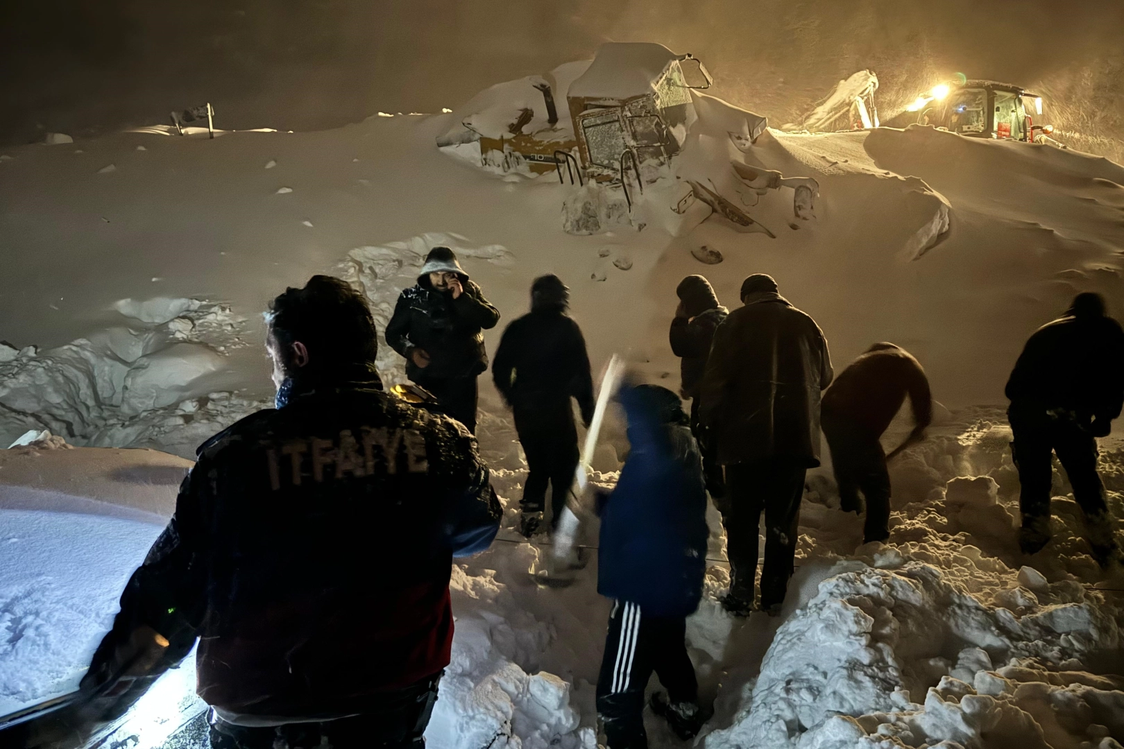 Artvin’de çığ altında kalan operatörden acı haber haberinin görseli