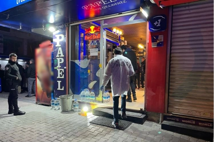 İstanbul’da dehşet: Tekel bayisine kurşun yağdırdılar