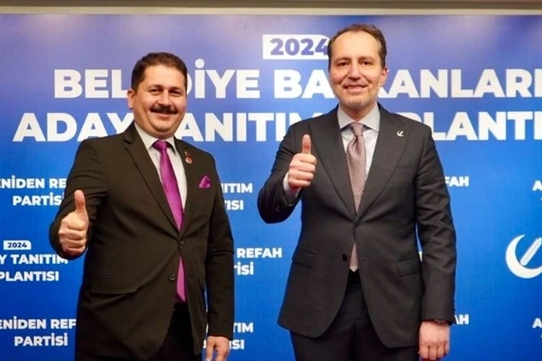 Yeniden Refah Partisi Antalya Büyükşehir Belediye Başkan adayı Ümit Özkurt kimdir? haberinin görseli