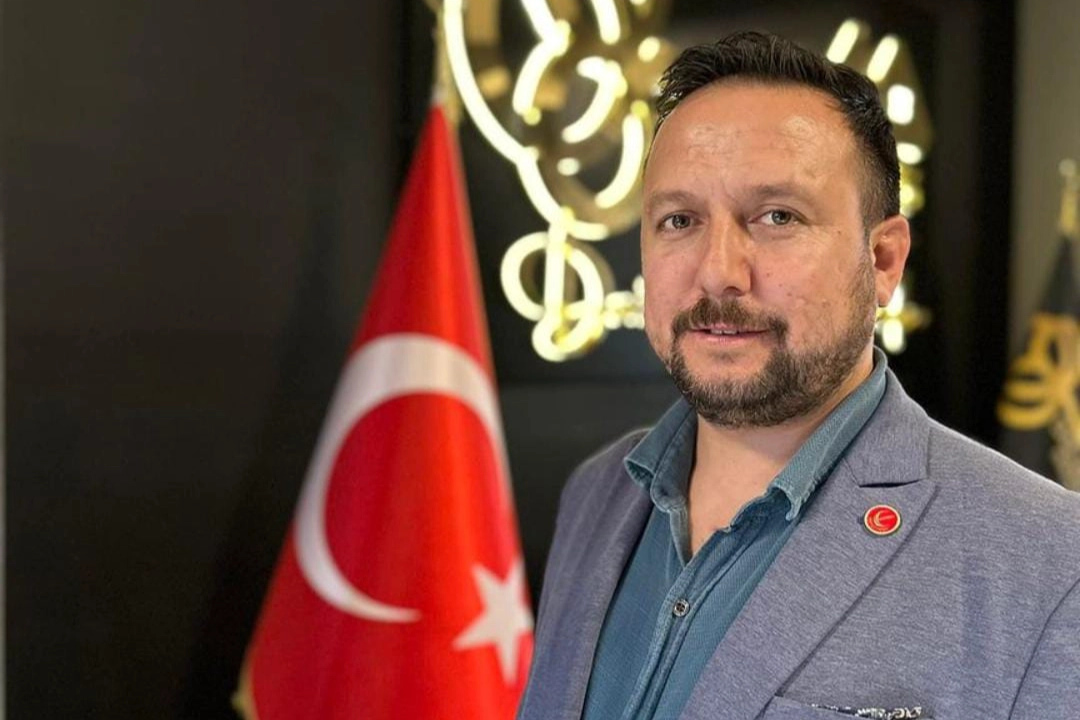 Yeniden Refah Partisi İzmir Bergama Belediye Başkan adayı Mutlu Metin kimdir? haberinin görseli