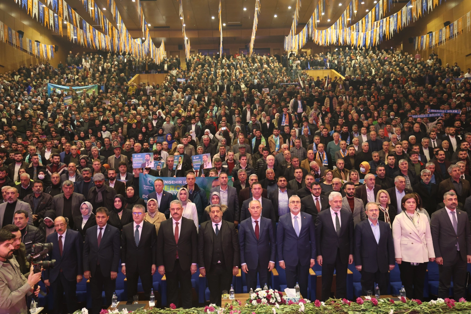 AK Parti Diyarbakır ilçe belediye başkan adayları tanıtıldı