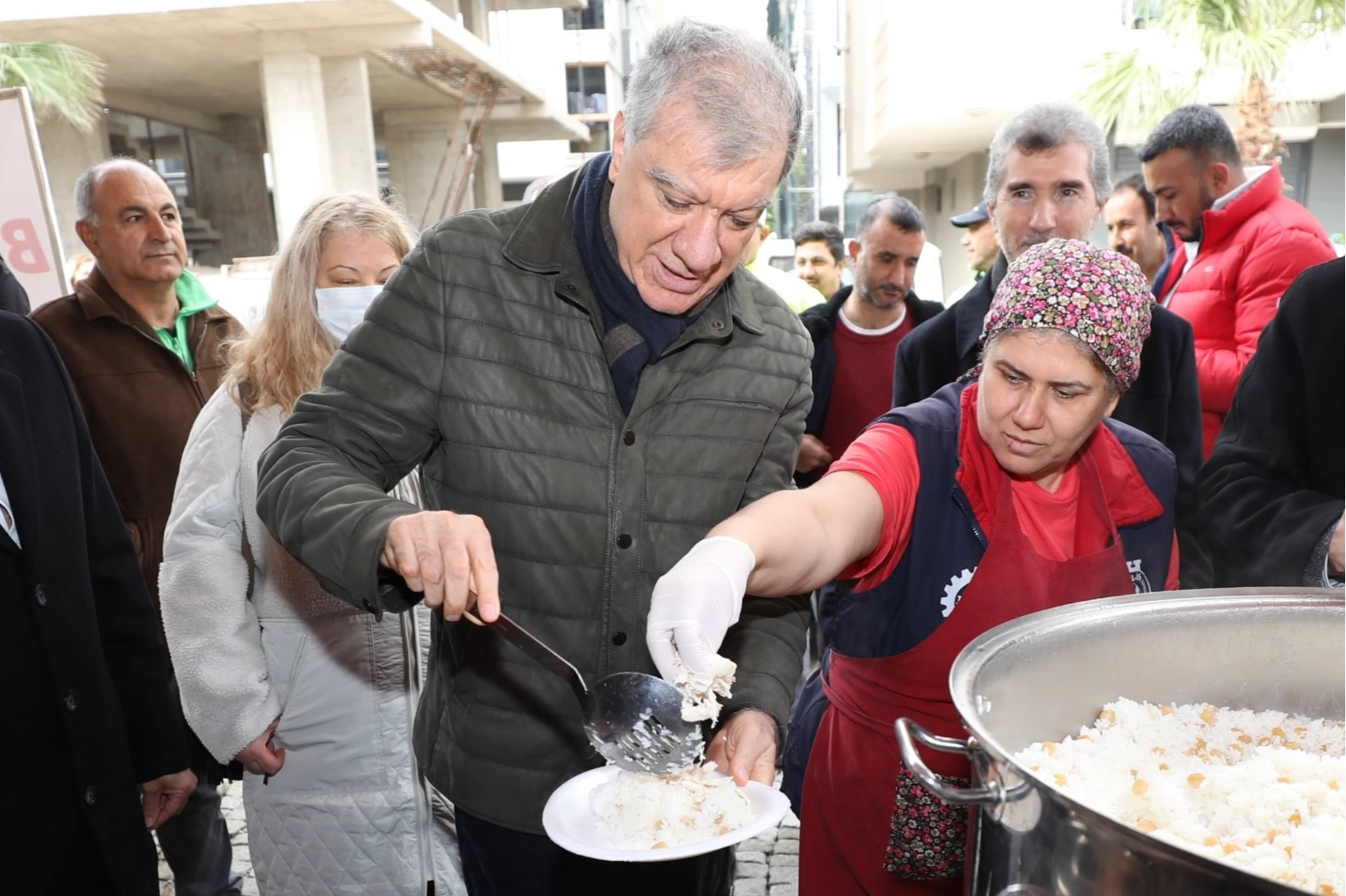 Narlıdere'de kadın istihdamına destek haberinin görseli