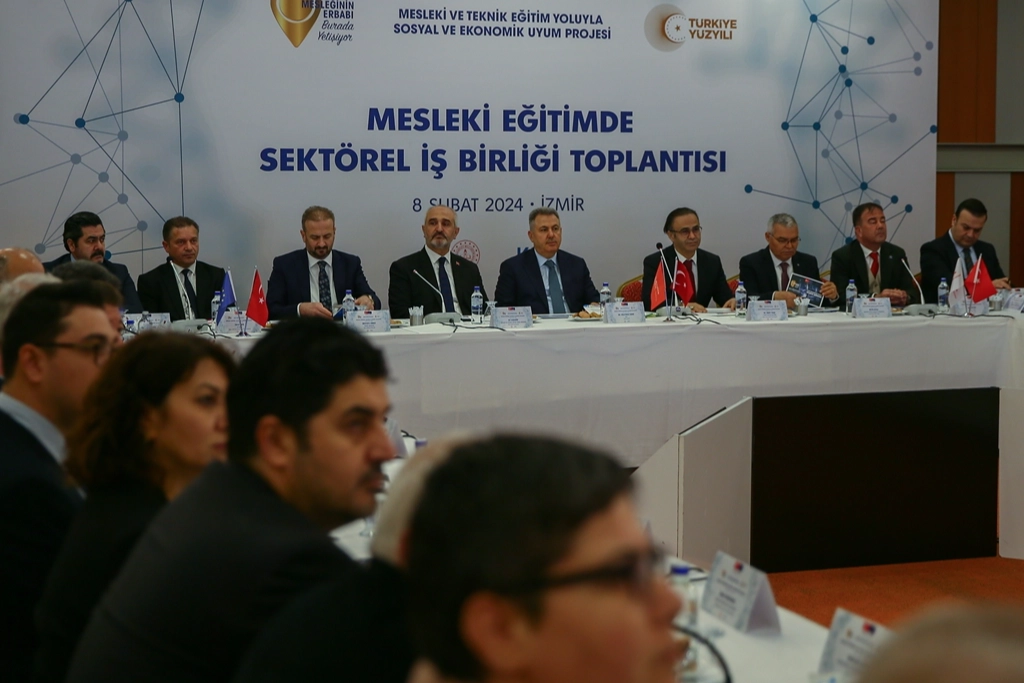 Mesleki Eğitimde Sektörel İş Birliği Toplantısı İzmir'de düzenlendi haberinin görseli