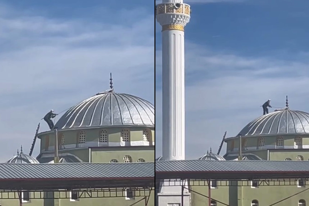 Cami kubbesine böyle tırmandı haberinin görseli