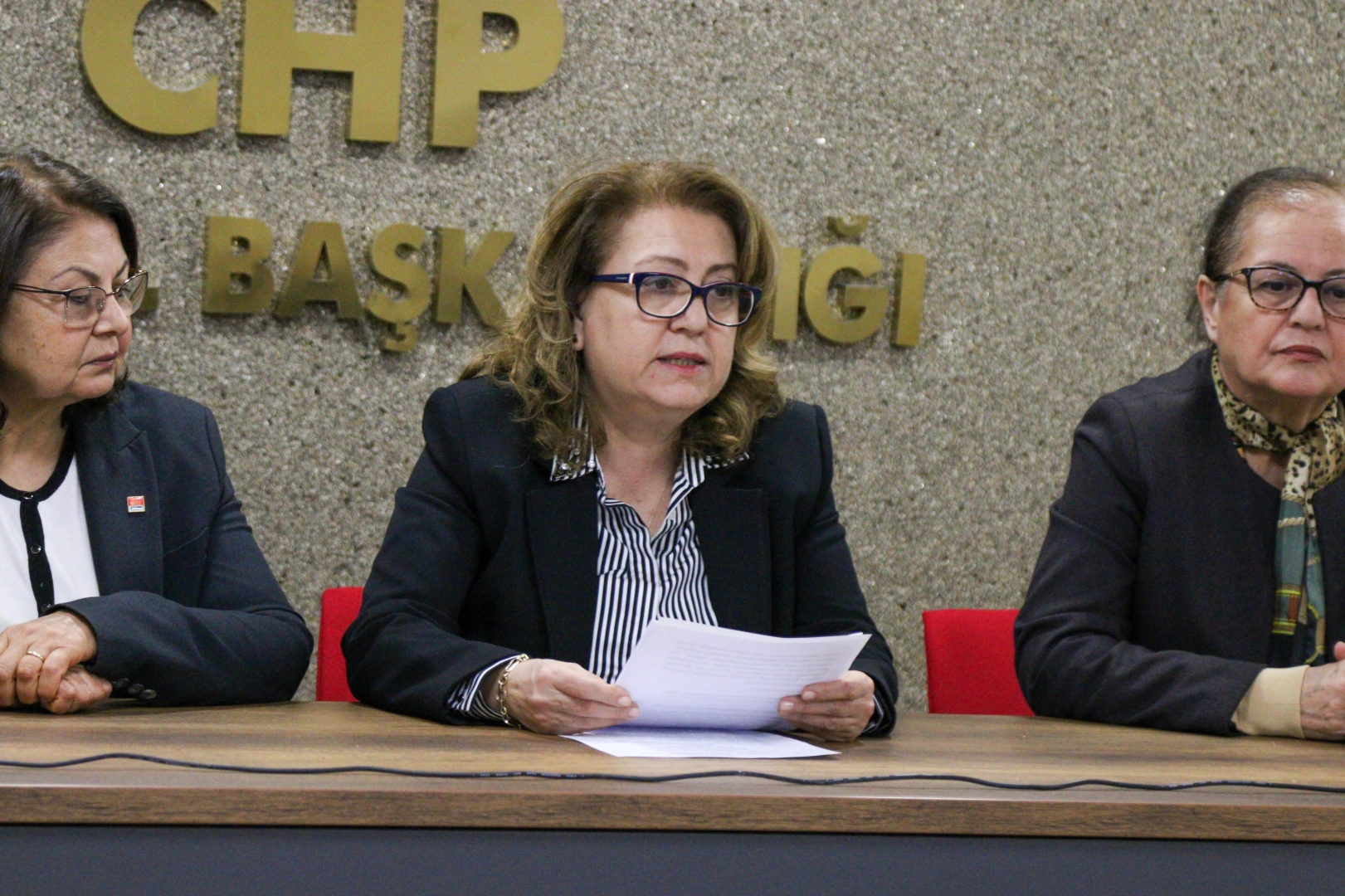 CHP’li kadınlardan 81 ilde medeni kanun açıklaması