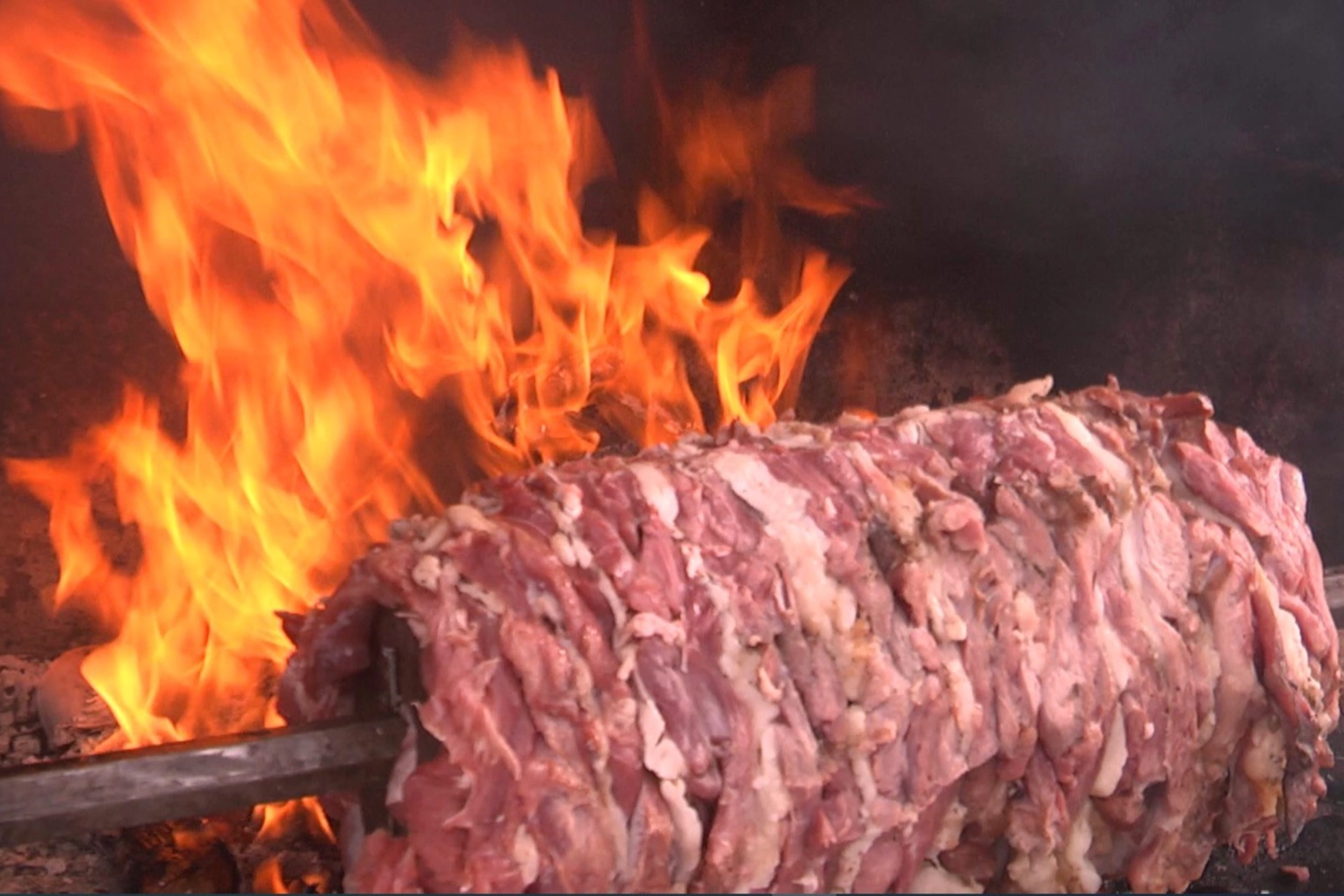 Cağ kebabını en hızlı tüketen ödülün sahibi oldu