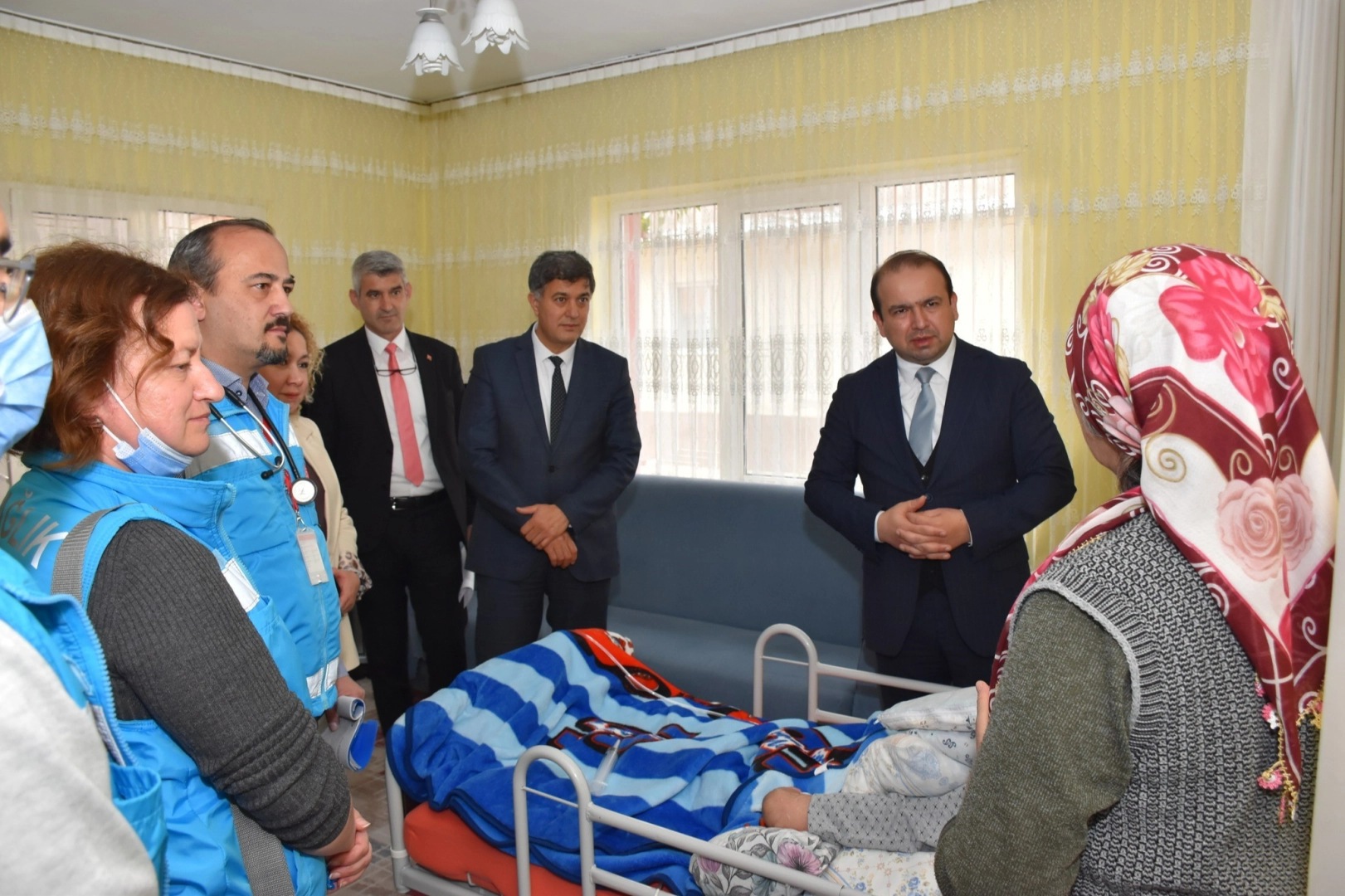 Evde sağlık hizmetlerinden vatandaşlar memnun haberinin görseli