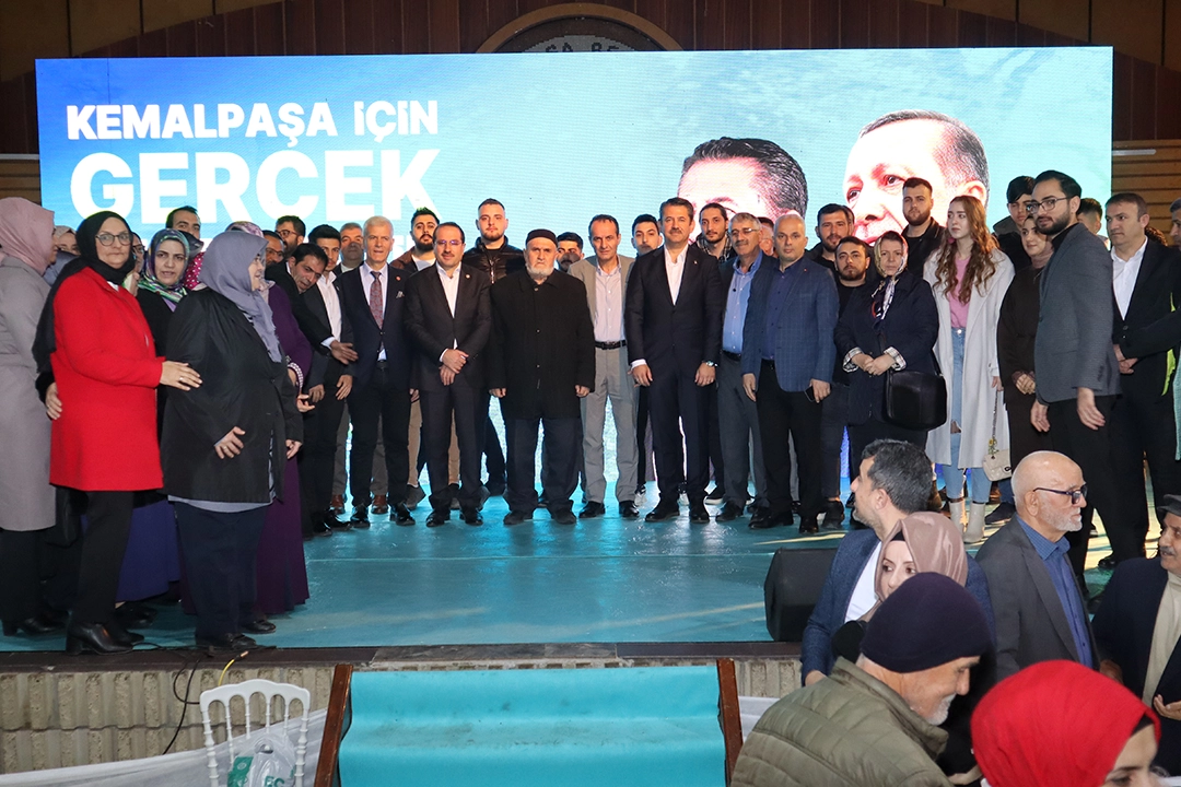 Galip Atar, Kemalpaşa’da partililerle buluştu haberinin görseli