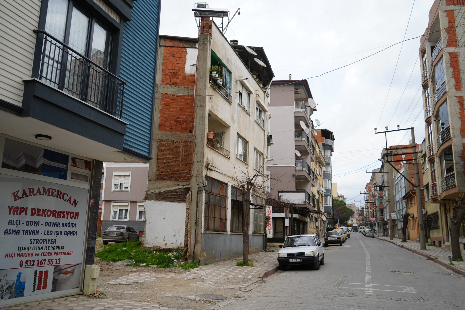 Bu evi görenler bir daha bakıyor: İki boyutlu gibi görünen ev dikkatleri çekiyor