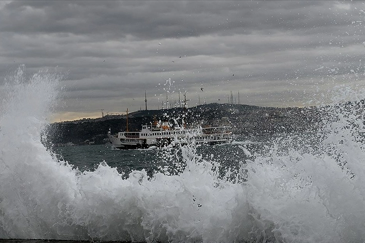 İstanbul'da vapur seferlerine hava engeli haberinin görseli