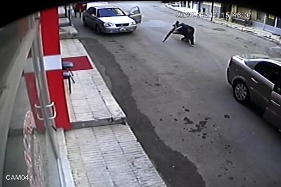 Konya'da sokakta silahlı pusu haberinin görseli