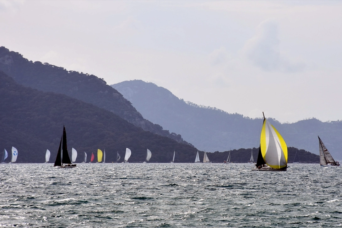 Muğla Marmaris’te yat yarışları