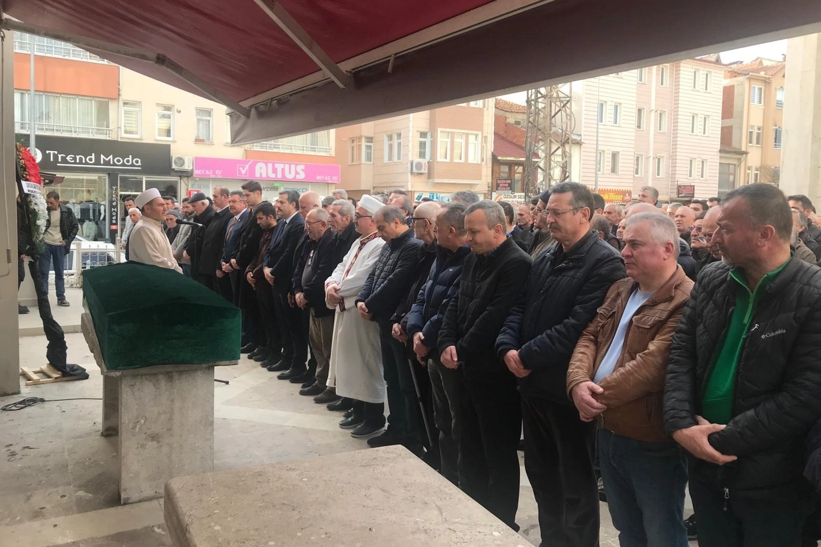 THK Şube Başkanı Erdem, son yolculuğuna uğurlandı haberinin görseli