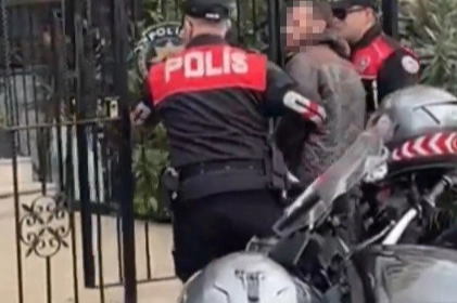 İzmir'de motosikletli polislerden sıkı denetim