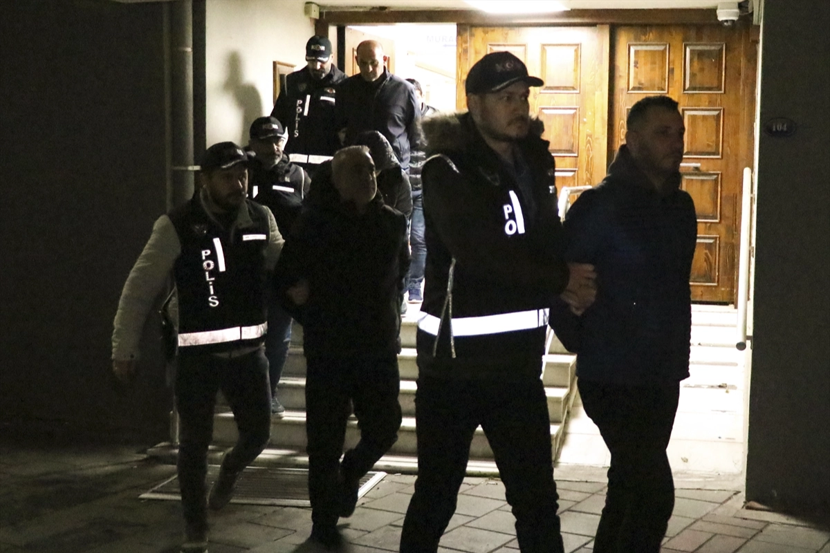 İzmir Haber: Suç gelirlerinin aklanmasına yönelik operasyon düzenlendi haberinin görseli