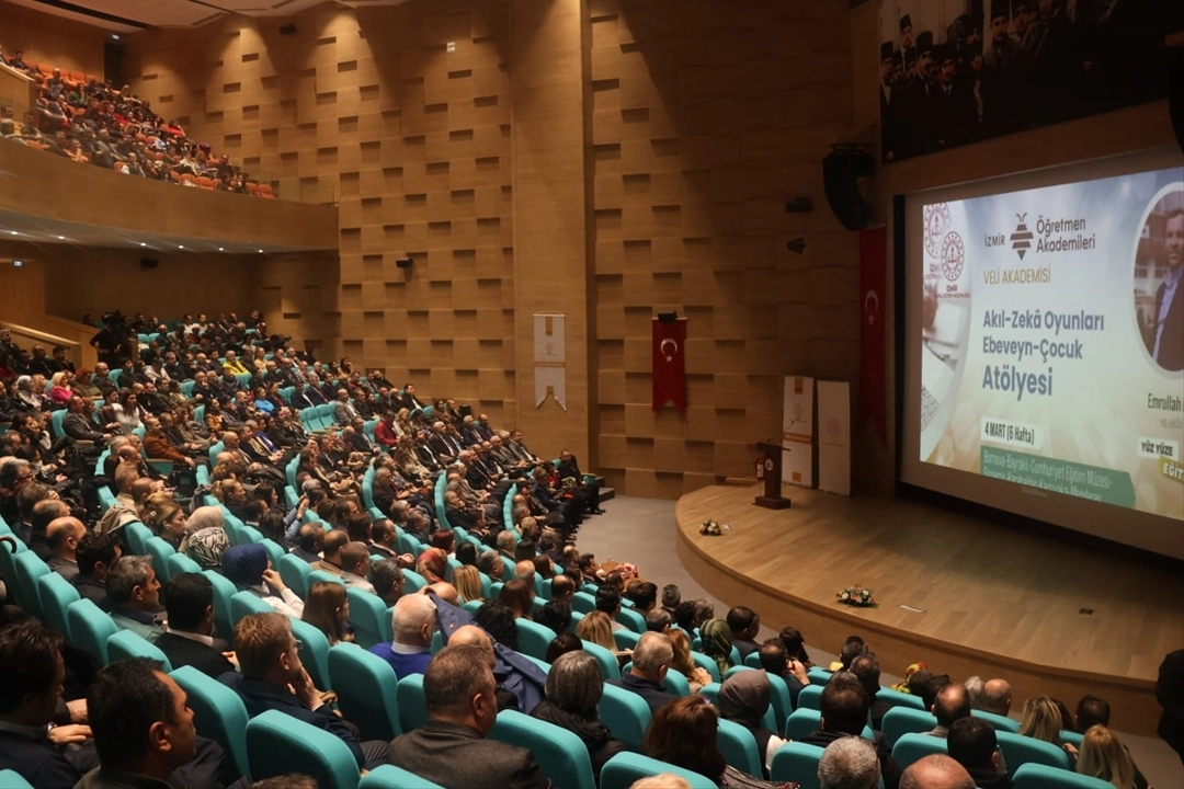 İzmir Öğretmen Akademisi çalışmalara başladı