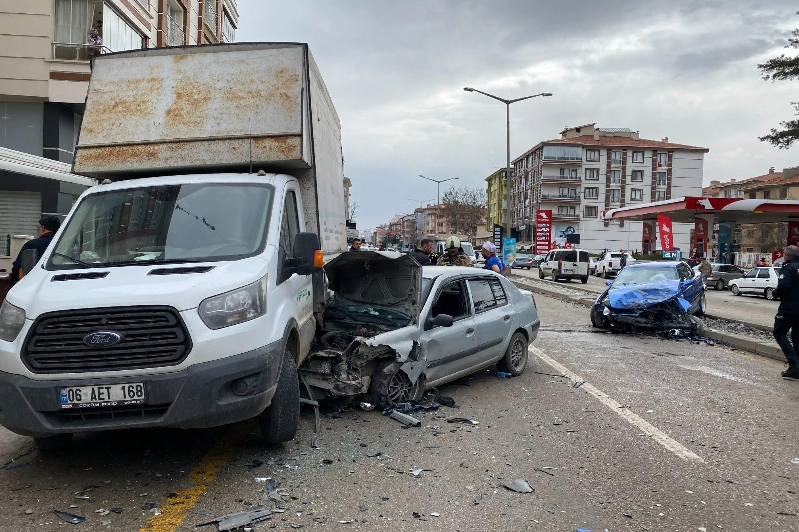 Ankara’da zincirleme trafik kazası: Yaralılar var